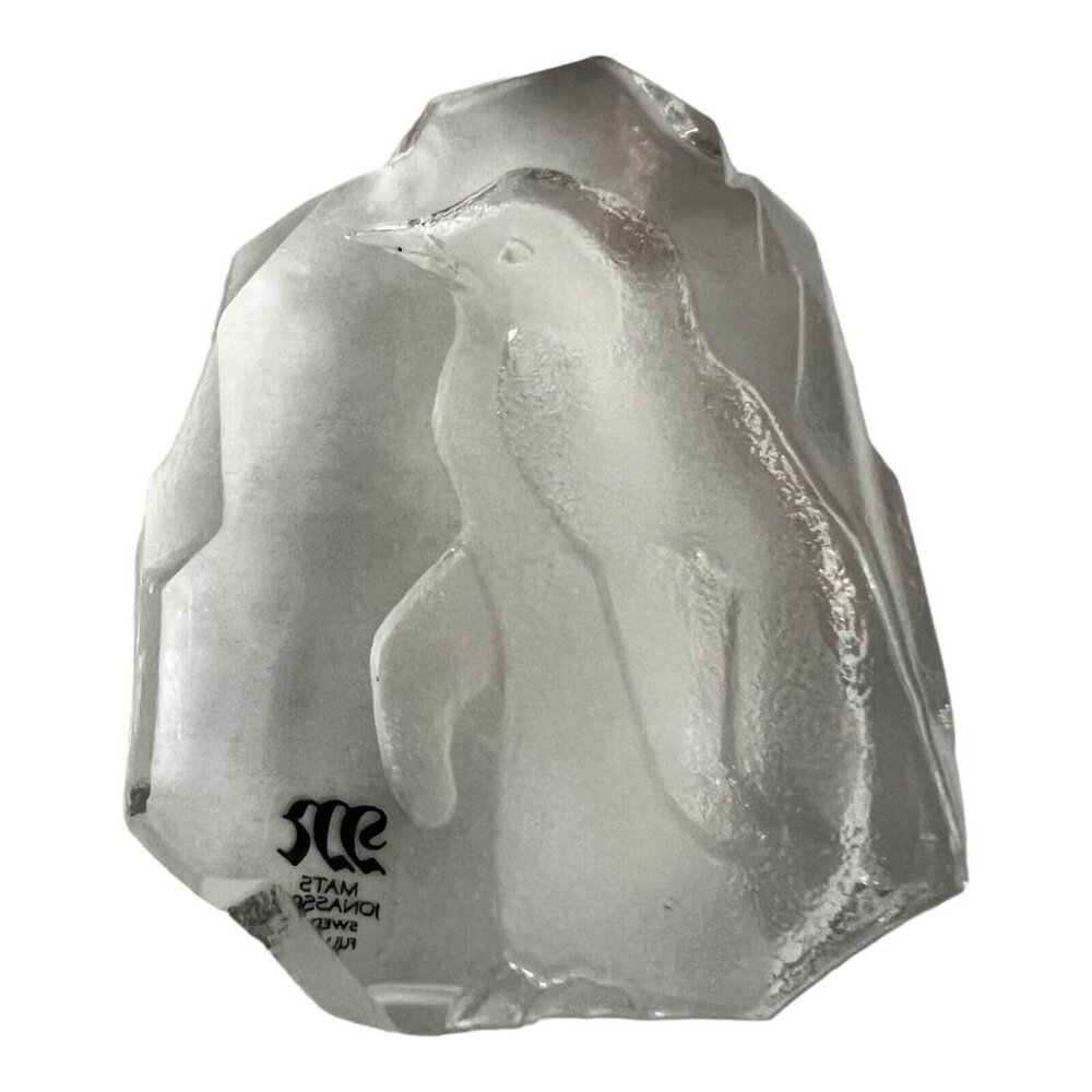 Mats Jonasson Sweden Lead Crystal Penguin Paperweight 2 1/4" Tall Clear Glass
